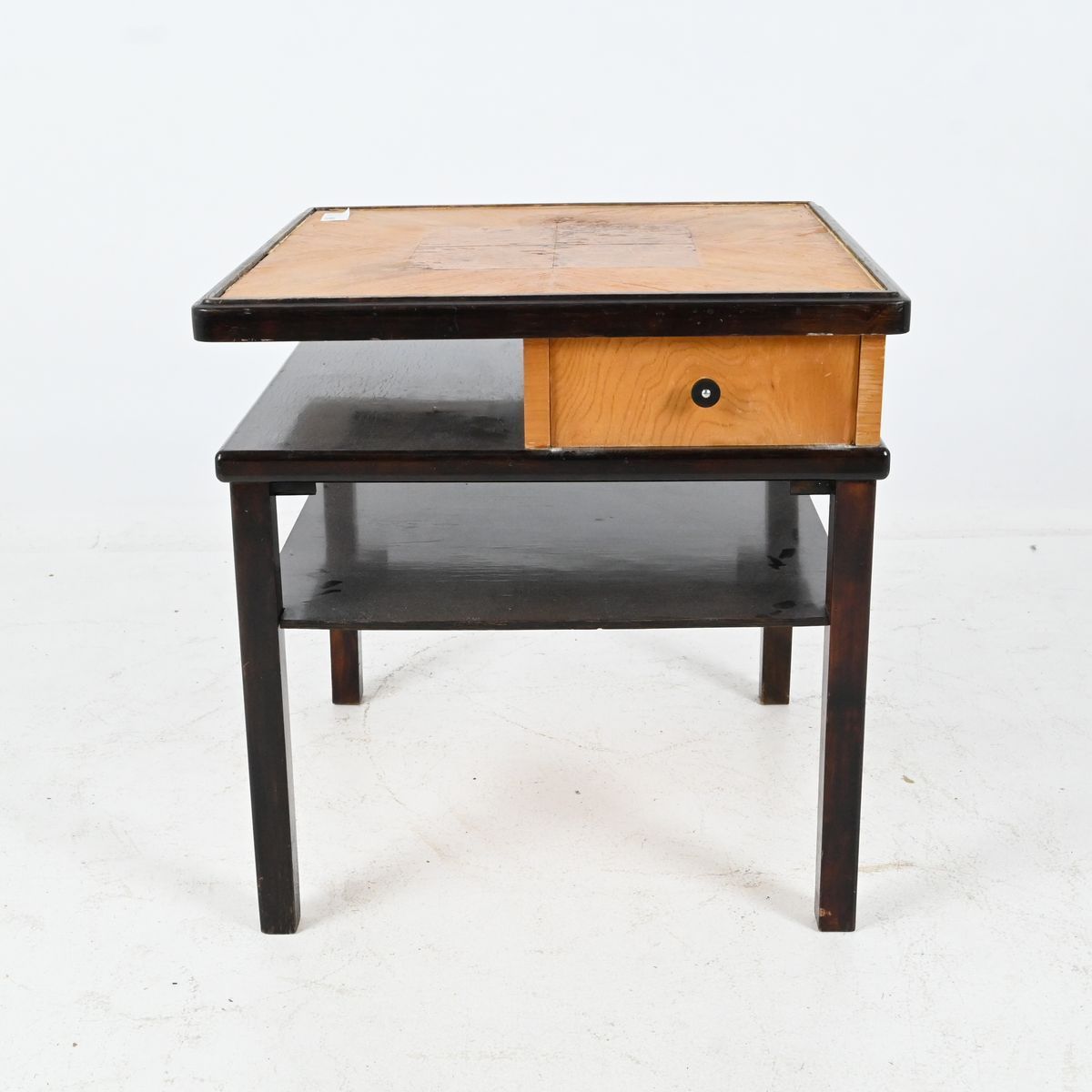 Rökbord, Björk alm mm, 1930 tal på auktion i Luleå, Norrbottens län hos Luleå Auktionsverk