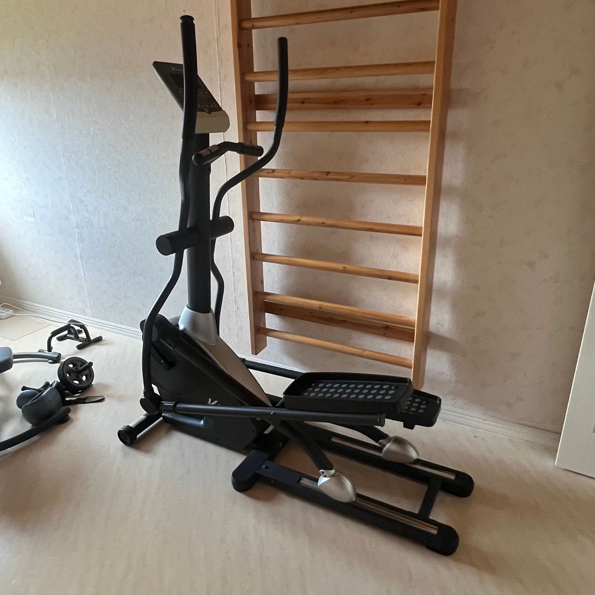Crosstrainer, vmax på auktion i Luleå, Norrbottens län hos Luleå Auktionsverk