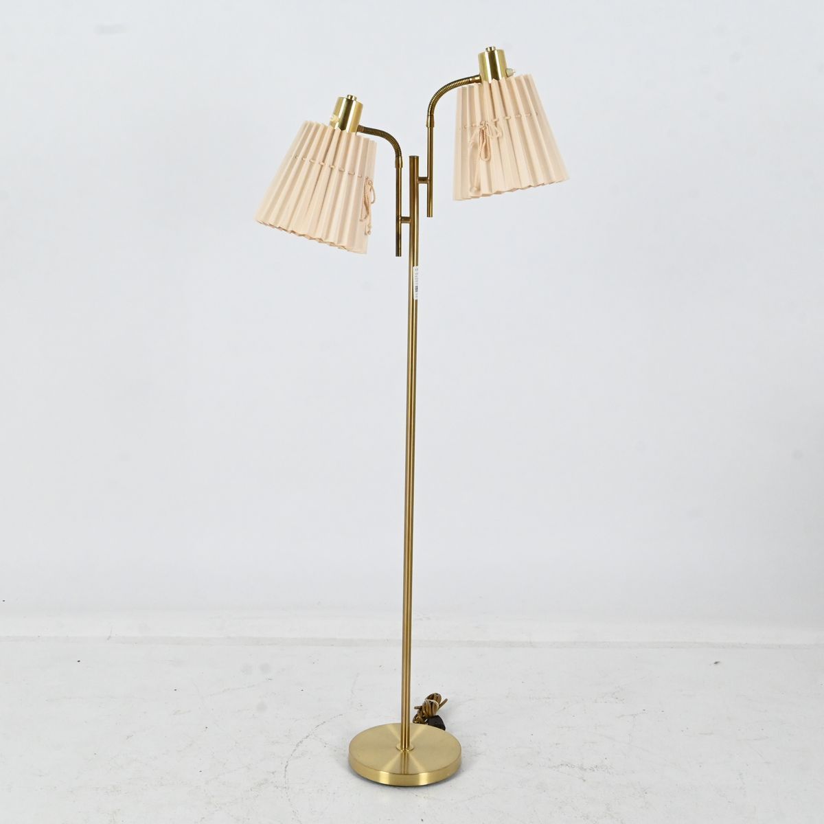 Golvlampa, AH Armaturhantverk, 1970-tal på auktion i Luleå, Norrbottens län hos Luleå Auktionsverk