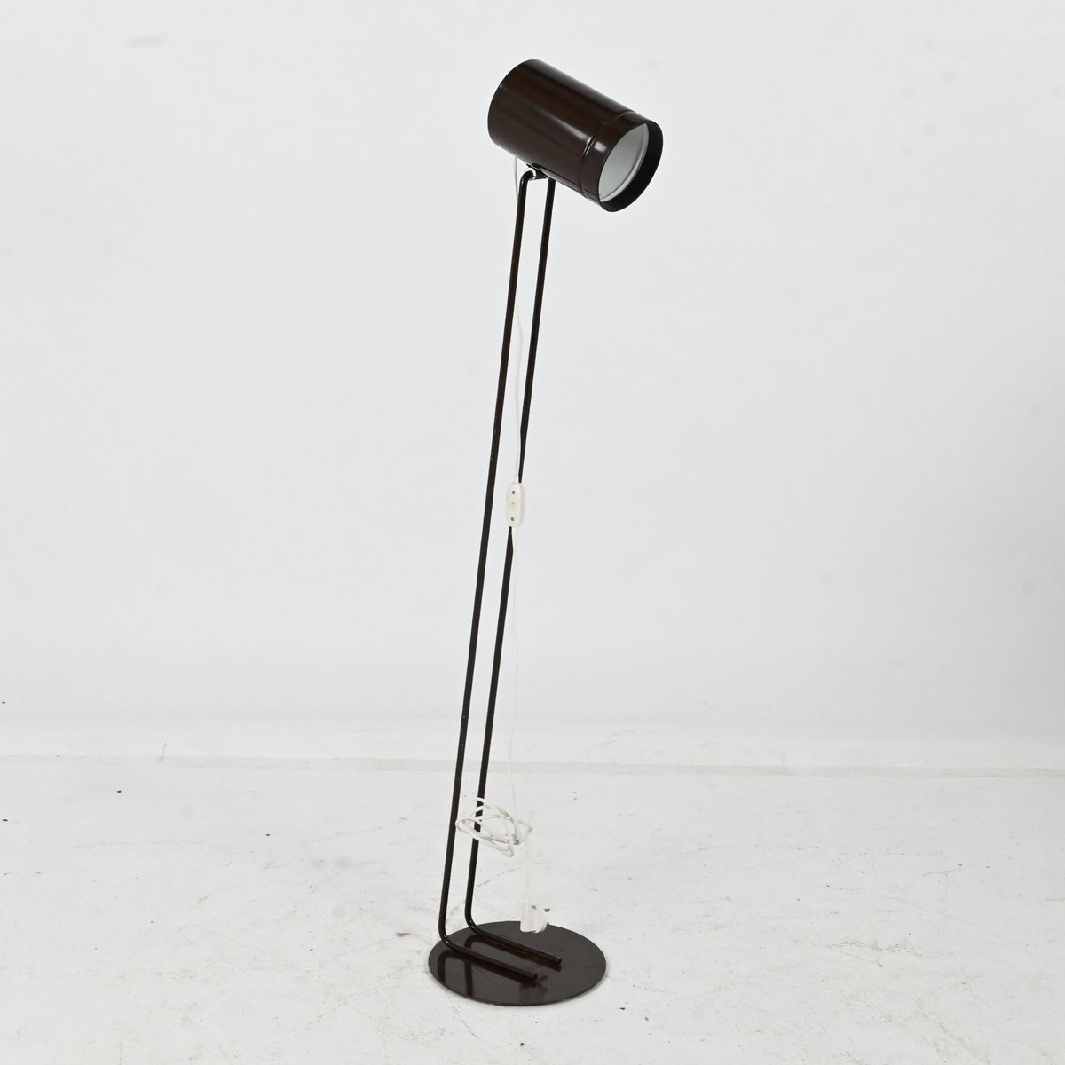 Golvlampa, metall, 1970-tal på auktion i Luleå, Norrbottens län hos Luleå Auktionsverk
