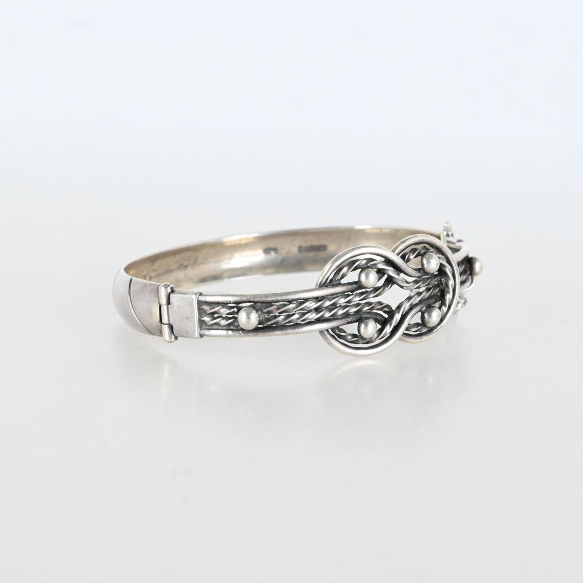 Armring / Armband "Kalevala", Sterling Silver 925, Finland på auktion i Luleå, Norrbottens län hos Luleå Auktionsverk
