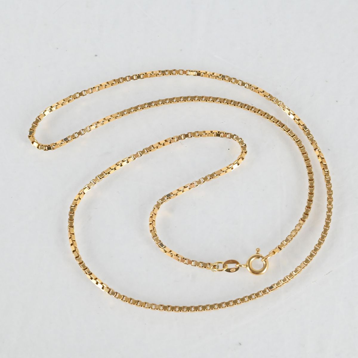 Halsband "Venezia", 18K Guld på auktion i Luleå, Norrbottens län hos Luleå Auktionsverk