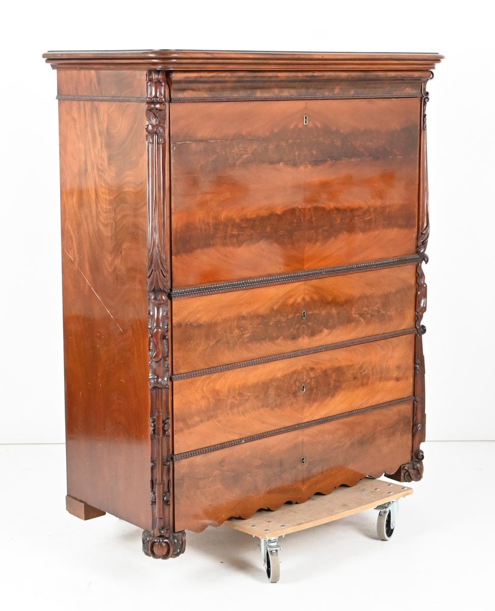 Chiffonje, Mahogny, 1860-70 tal på auktion i Luleå, Norrbottens län hos Luleå Auktionsverk