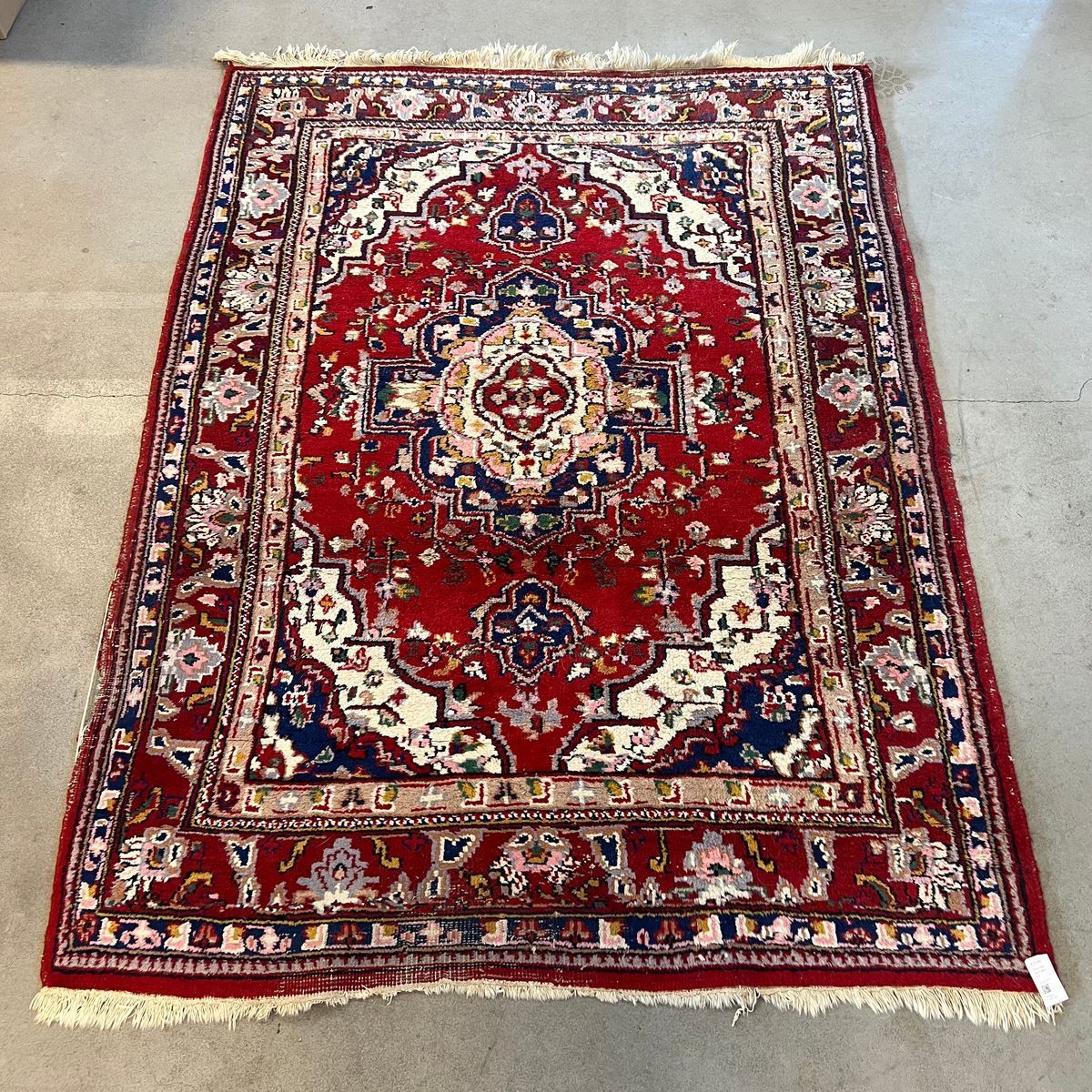 Orientalisk äkta matta, Iran på auktion i Luleå, Norrbottens län hos Luleå Auktionsverk