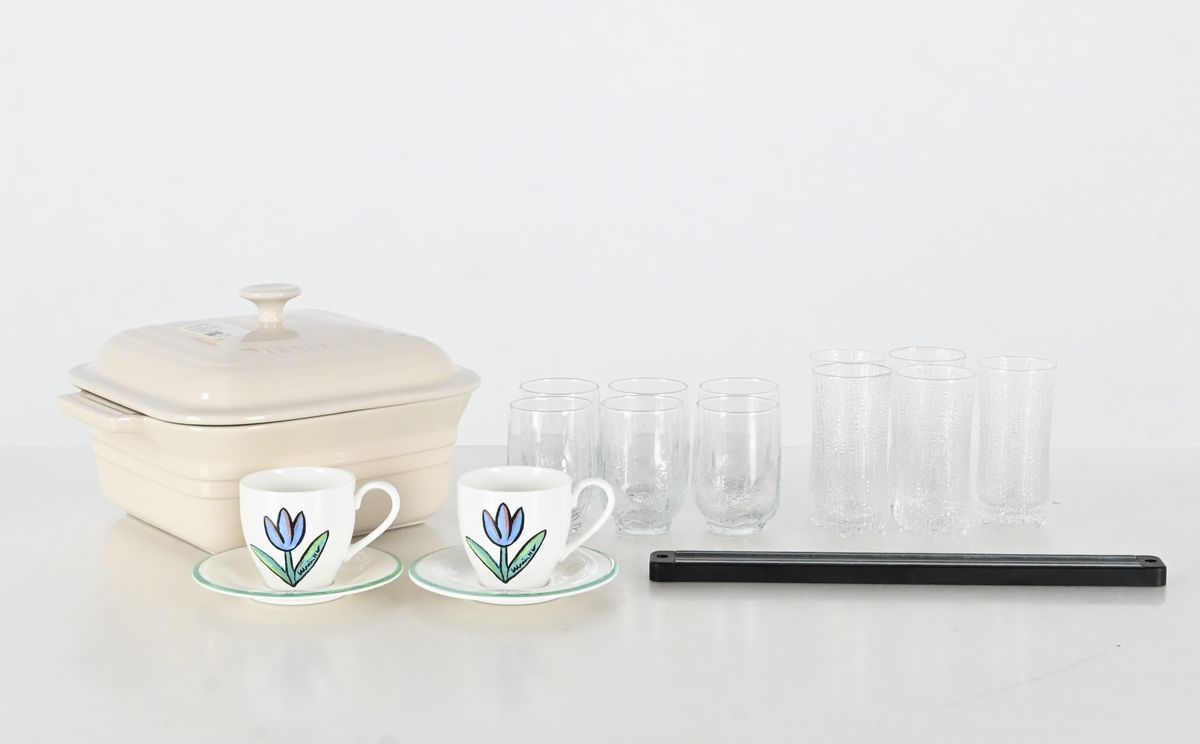 Karott Le Creuset, 2 kaffe koppar UHV, 5 selterglas iittala mm. på auktion i Luleå, Norrbottens län hos Luleå Auktionsverk