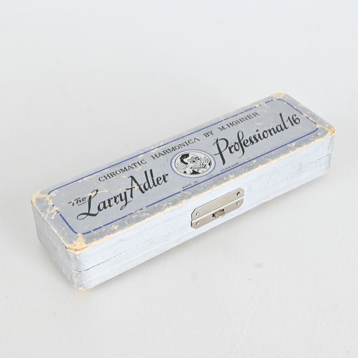 Munspel "The Larry Adler Proffesional 16", M. Hohner på auktion i Luleå, Norrbottens län hos Luleå Auktionsverk