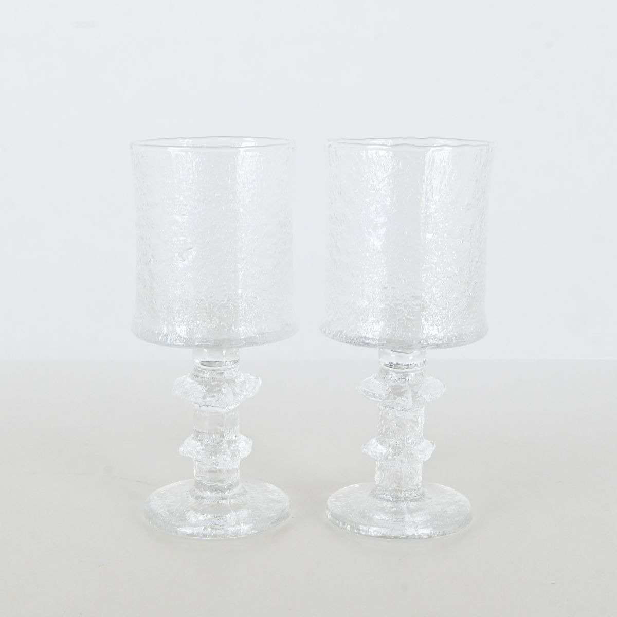 Timo Sarpaneva, Glas, 2 st, "Senator", iittala på auktion i Luleå, Norrbottens län hos Luleå Auktionsverk