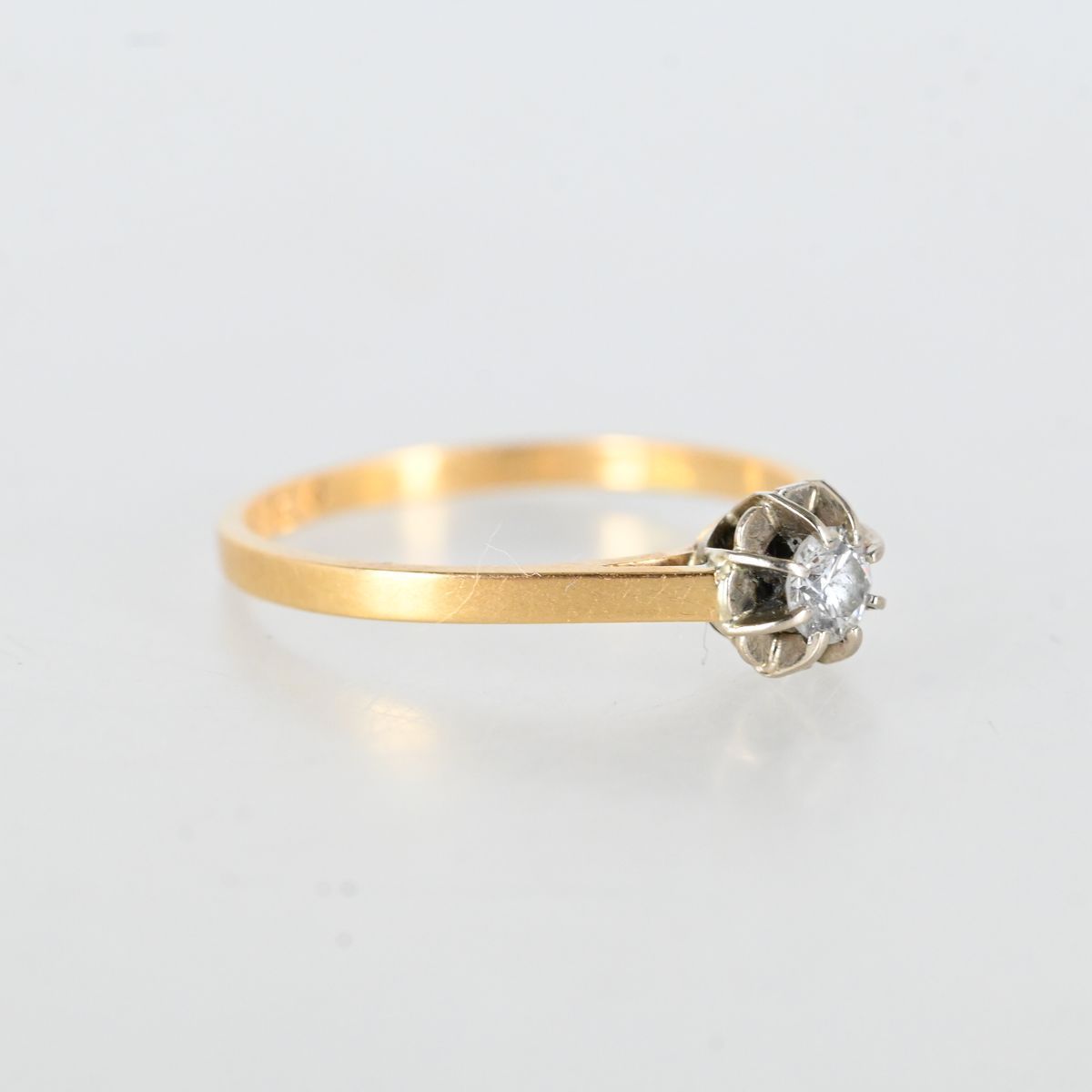 Ring med diamant, 0,15 CT, 18K Guld på auktion i Luleå, Norrbottens län hos Luleå Auktionsverk
