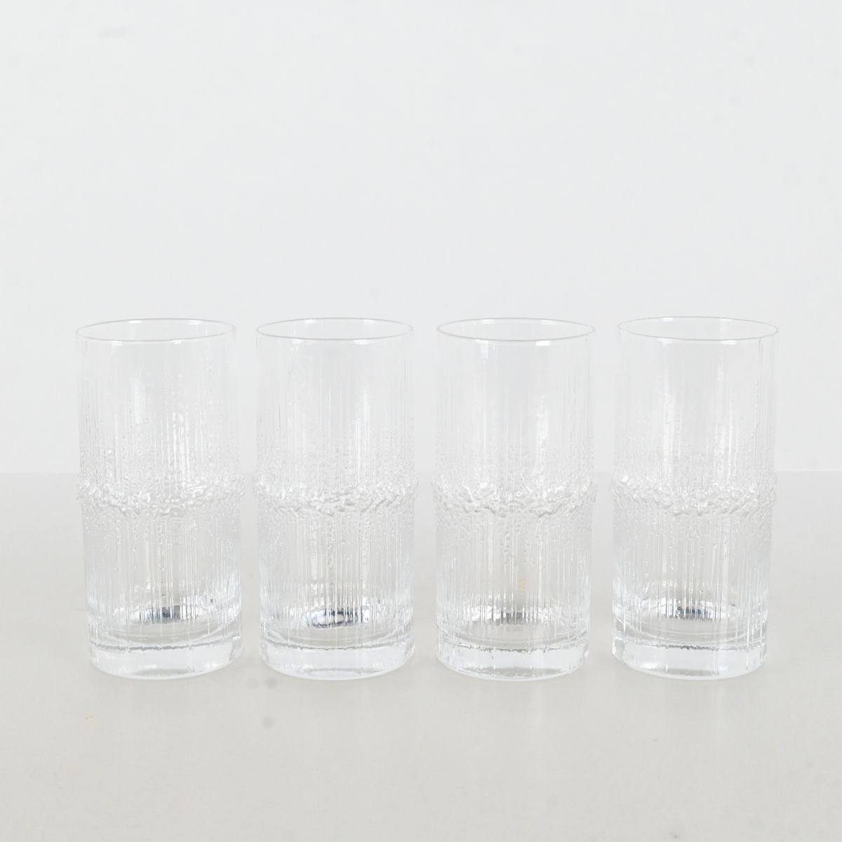 4 grogglas "Niva", iittala på auktion i Luleå, Norrbottens län hos Luleå Auktionsverk