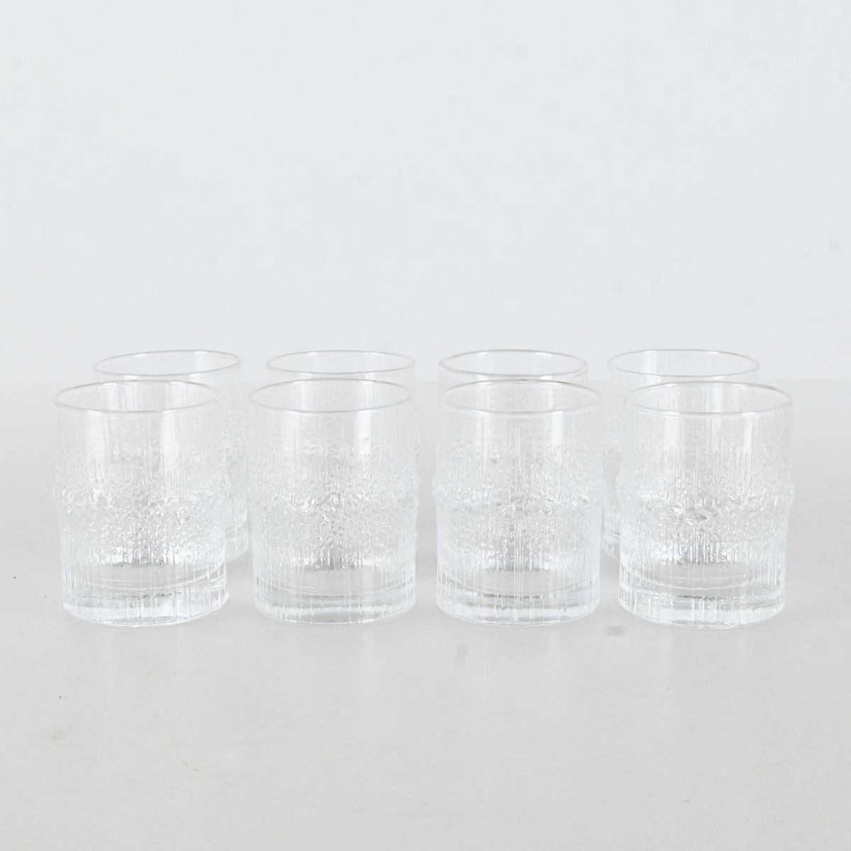 Små whiskyglas "Niva", iittala på auktion i Luleå, Norrbottens län hos Luleå Auktionsverk