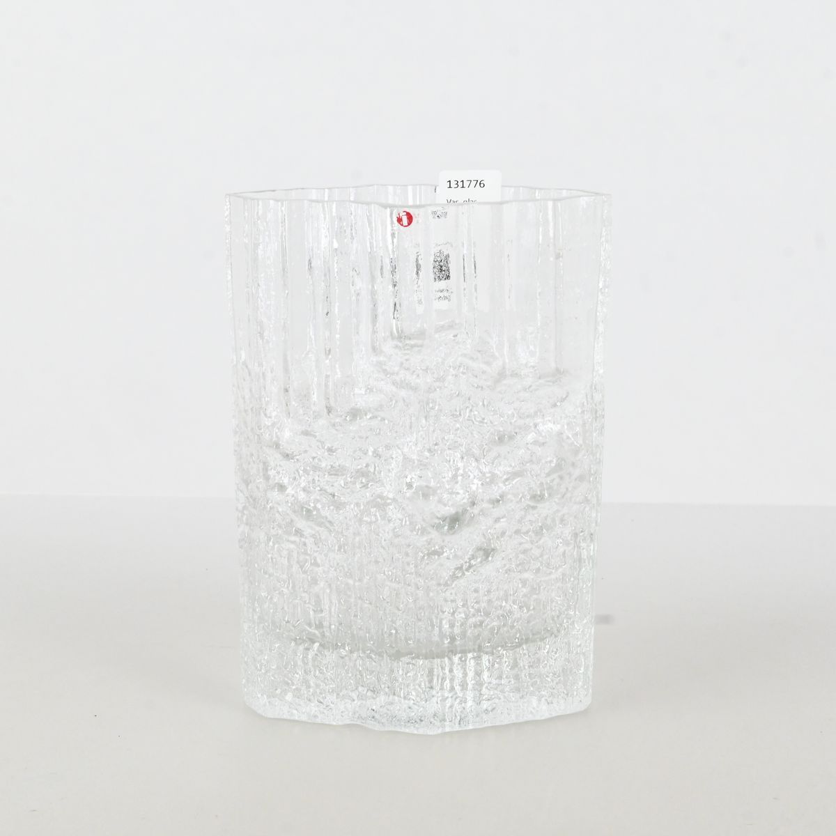 Vas, glas, iittala på auktion i Luleå, Norrbottens län hos Luleå Auktionsverk
