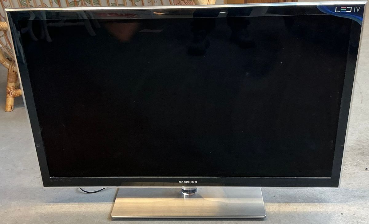 TV, Samsung, 46” på auktion i Luleå, Norrbottens län hos Luleå Auktionsverk